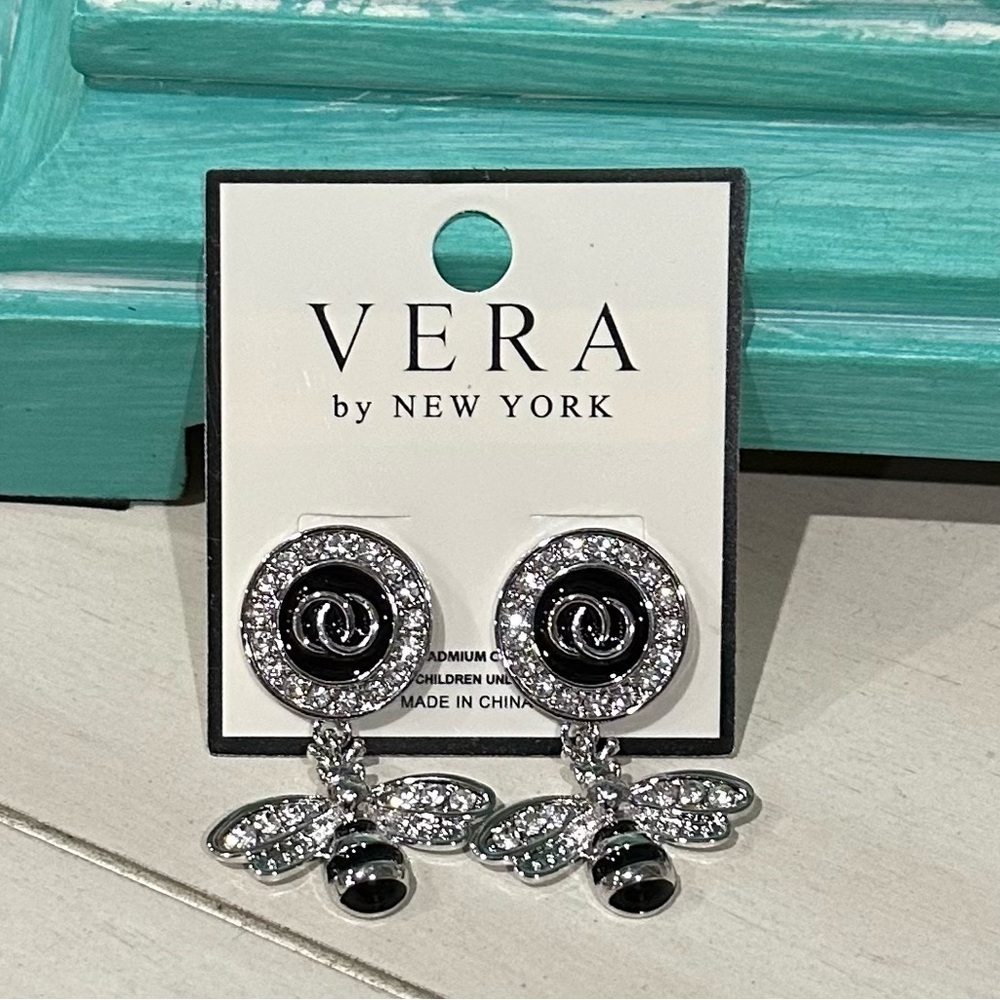BRand new boutique Vera by New York Double Link and Bee Rhinestone stud …